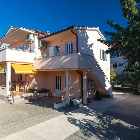 1-Bedroom Apartment In Krk - Steps From The Beach! Krk Town Exteriör bild
